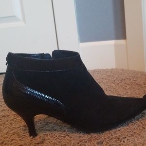 Aquatalia Marvin K black heels